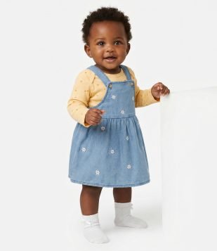 Salopete Bebê em Jeans com Florzinhas - Tam 3 a 18 Meses Azul