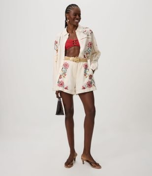 Short em Laise com Bordado Floral Branco