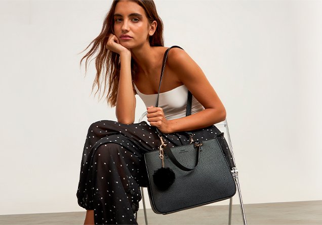 Bolsa tiracolo: como escolher e combinar com diferentes looks