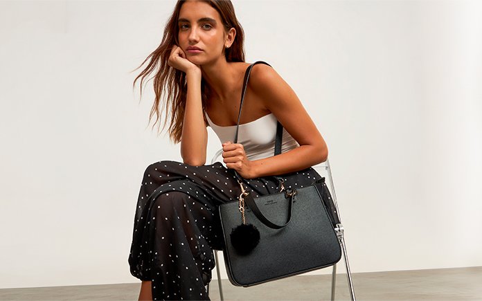 Bolsa tiracolo: como escolher e combinar com diferentes looks